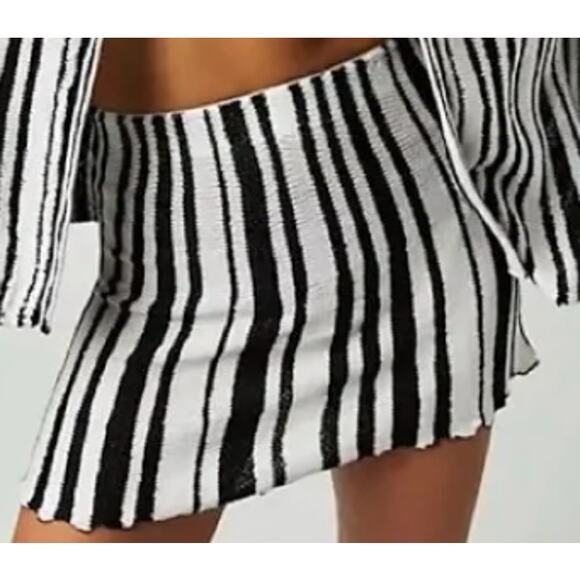 Free People Size L Black White Sequin Striped Skirt Knit Stretch Mini - Picture 1 of 9